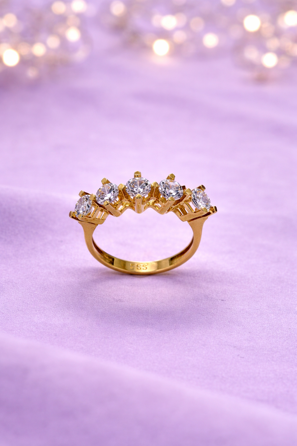 Eleganter 5-Stein Zirkonia Ring aus 14 Karat Gold (585)