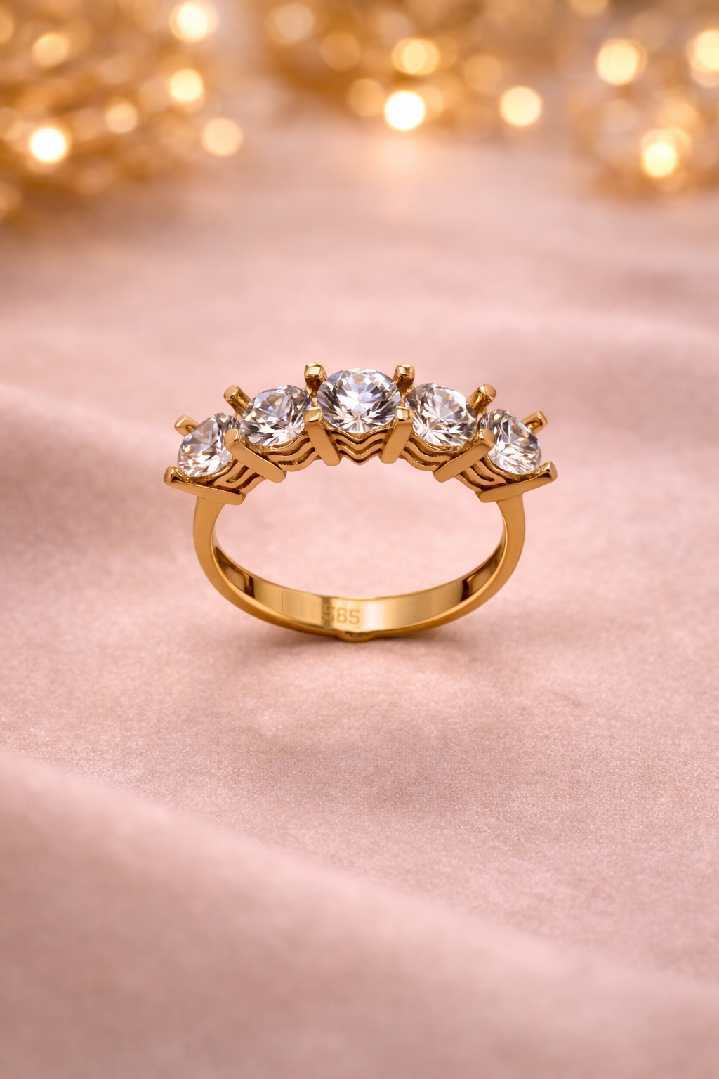 Exklusiver 5-Stein Ring aus 14 Karat Gold (585) – Ausdruck purer Eleganz