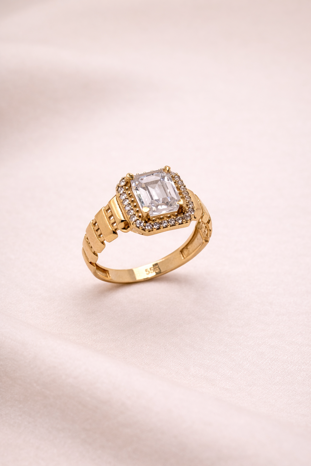 Eleganter Damenring aus 585 Gold (14 Karat)