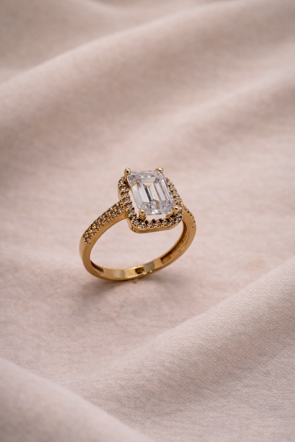 Eleganter Damenring aus 585 Gold (14 Karat)