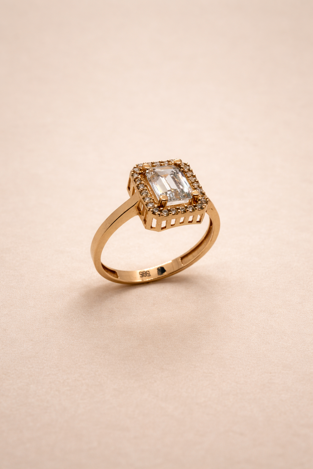 Eleganter Damenring aus 585 Gold (14 Karat)