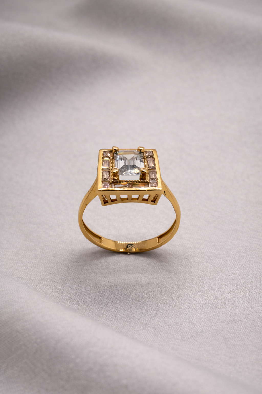 Eleganter Damenring aus 585 Gold (14 Karat)