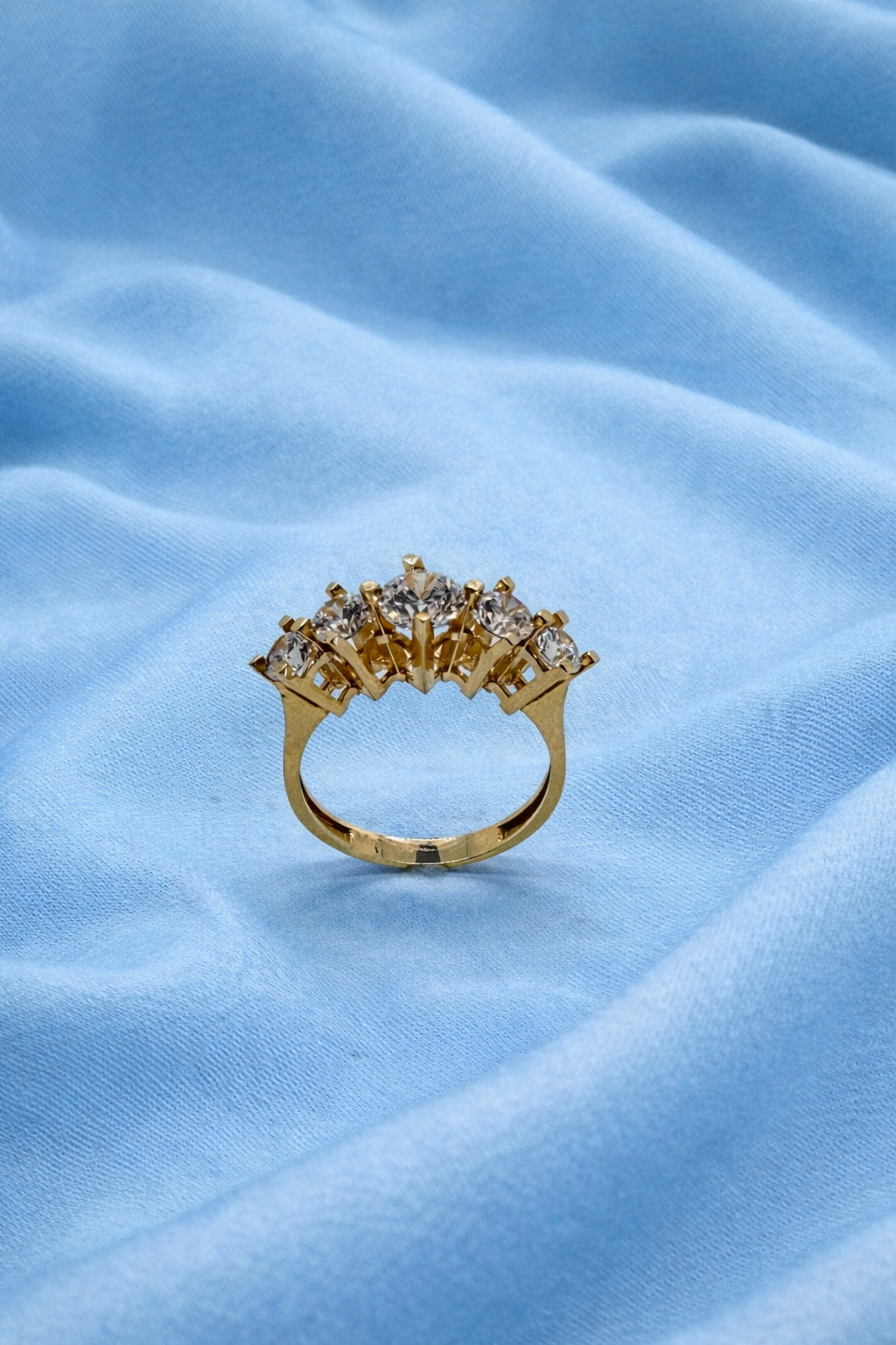 Eleganter 5-Stein-Diamantring aus Gold 14 Karat (585) – Zeitlose Schönheit
