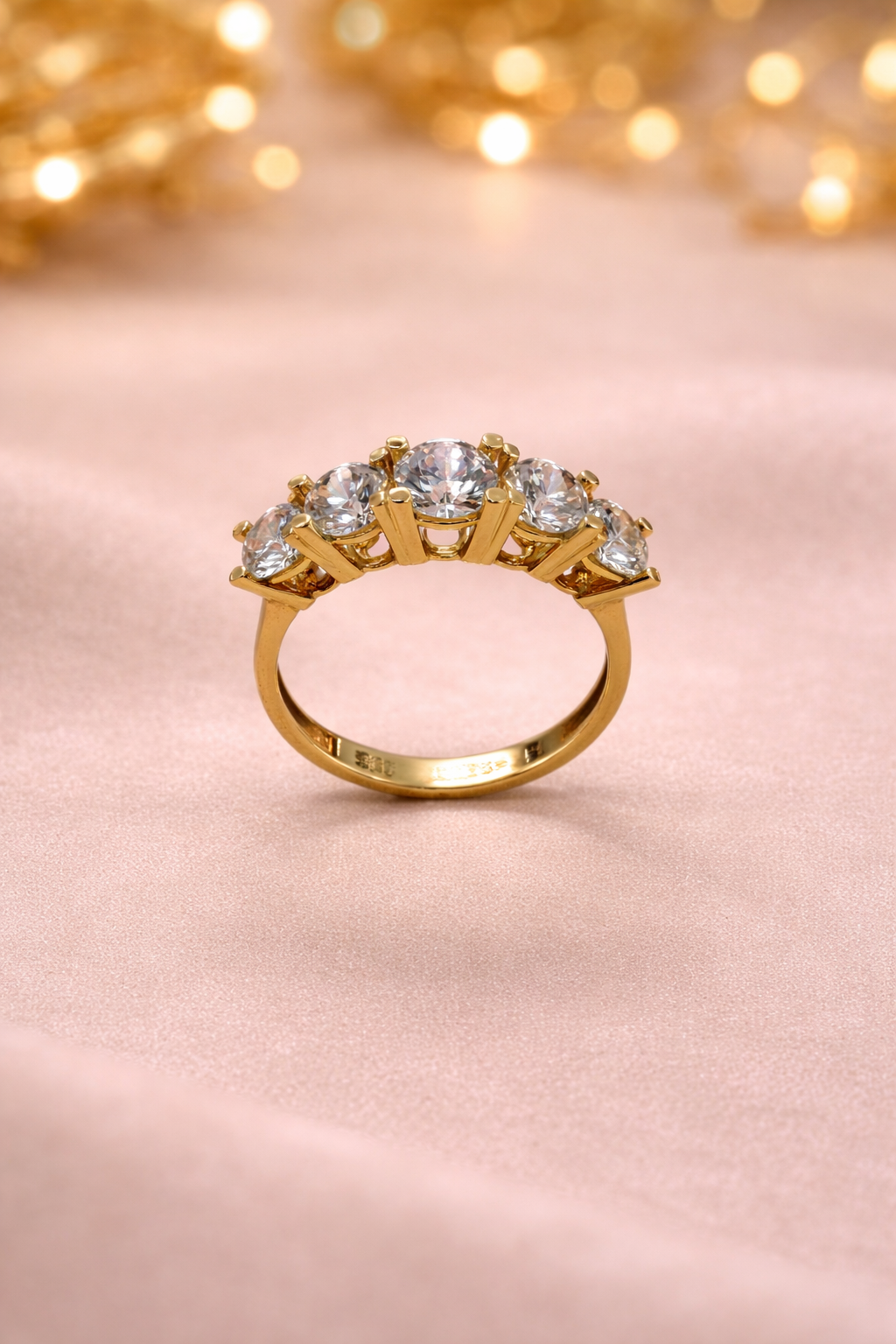 Eleganter 5-Stein Ring aus 14 Karat Gold (585) – Zeitlose Brillanz