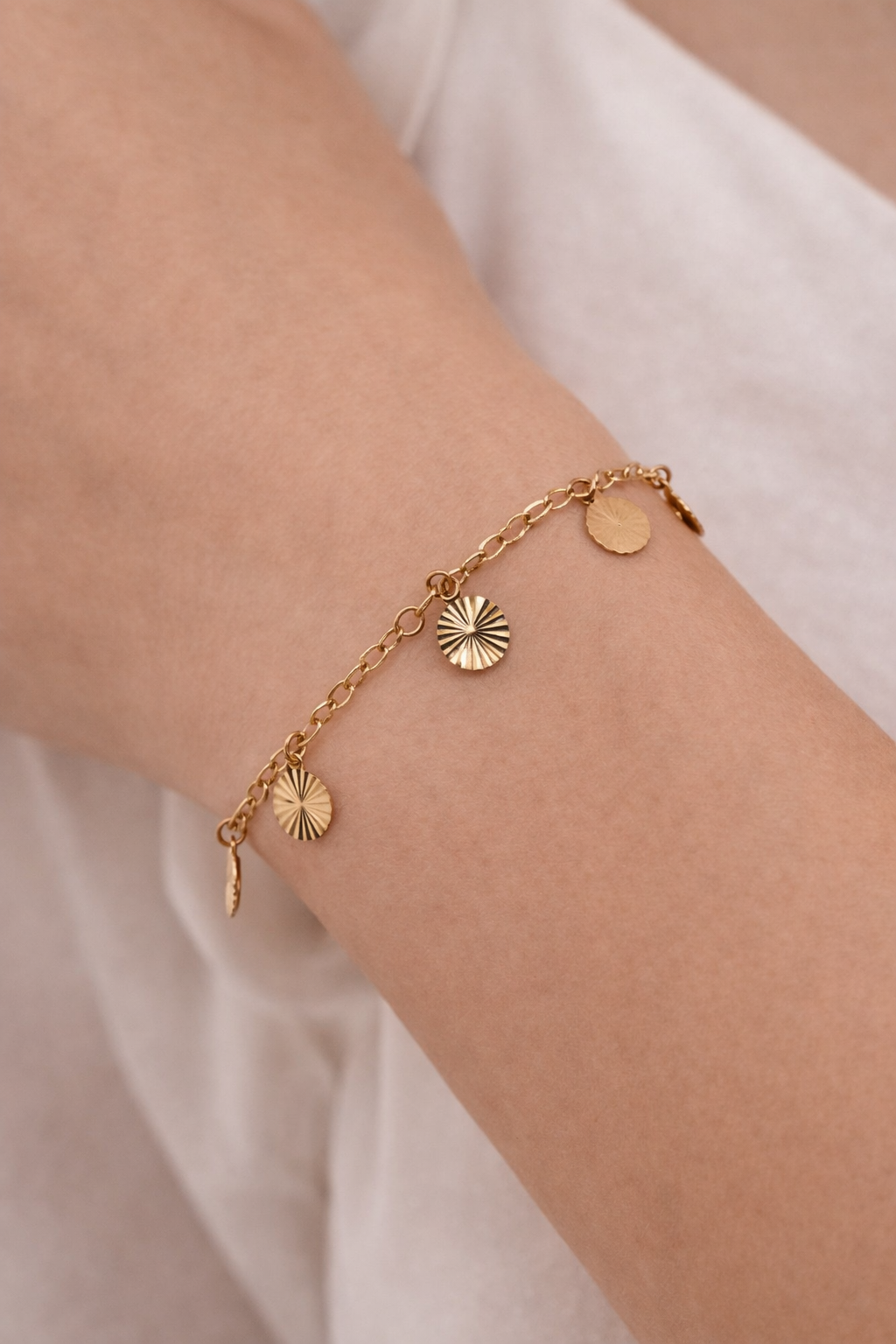 Edles Gold Armband mit beweglichen Charms 14 Karat Gold