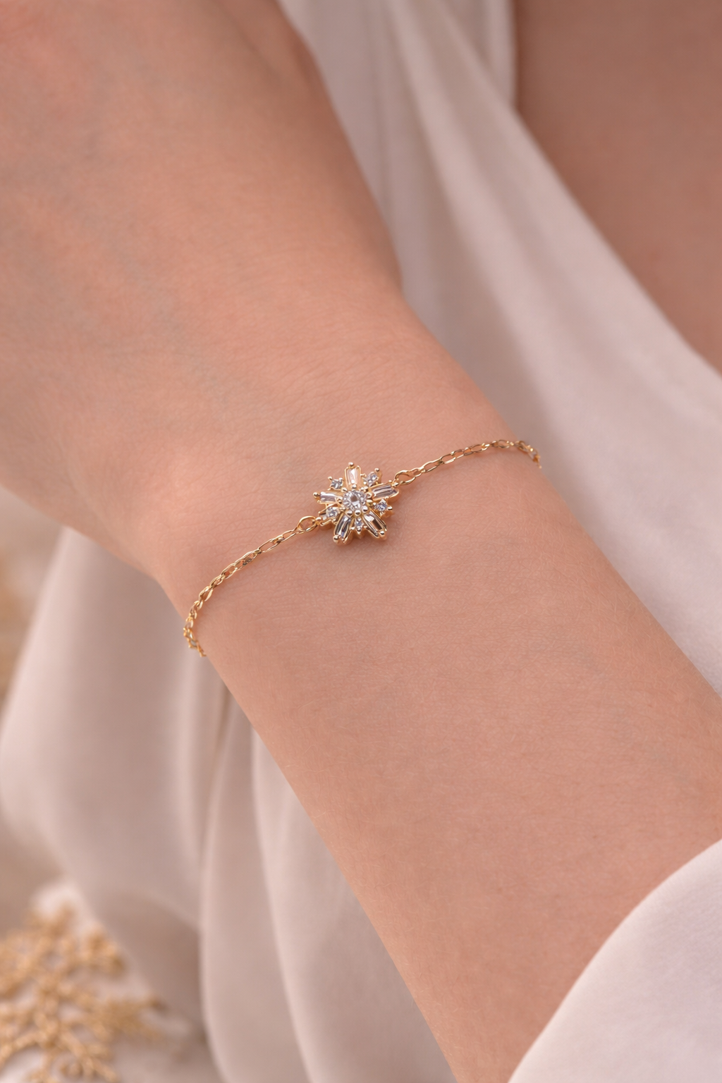 Elegantes Gold Armband mit Schneeflocken-Design – filigran & funkelnd 14 Karat (585)