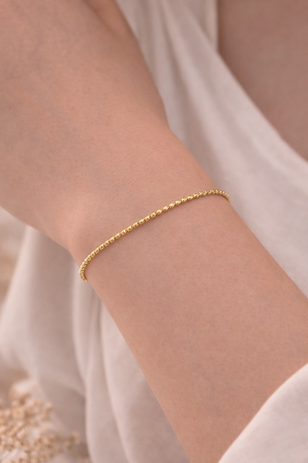14 Karat Gold Armband mit strukturierter Kugelkette – elegant & zeitlos