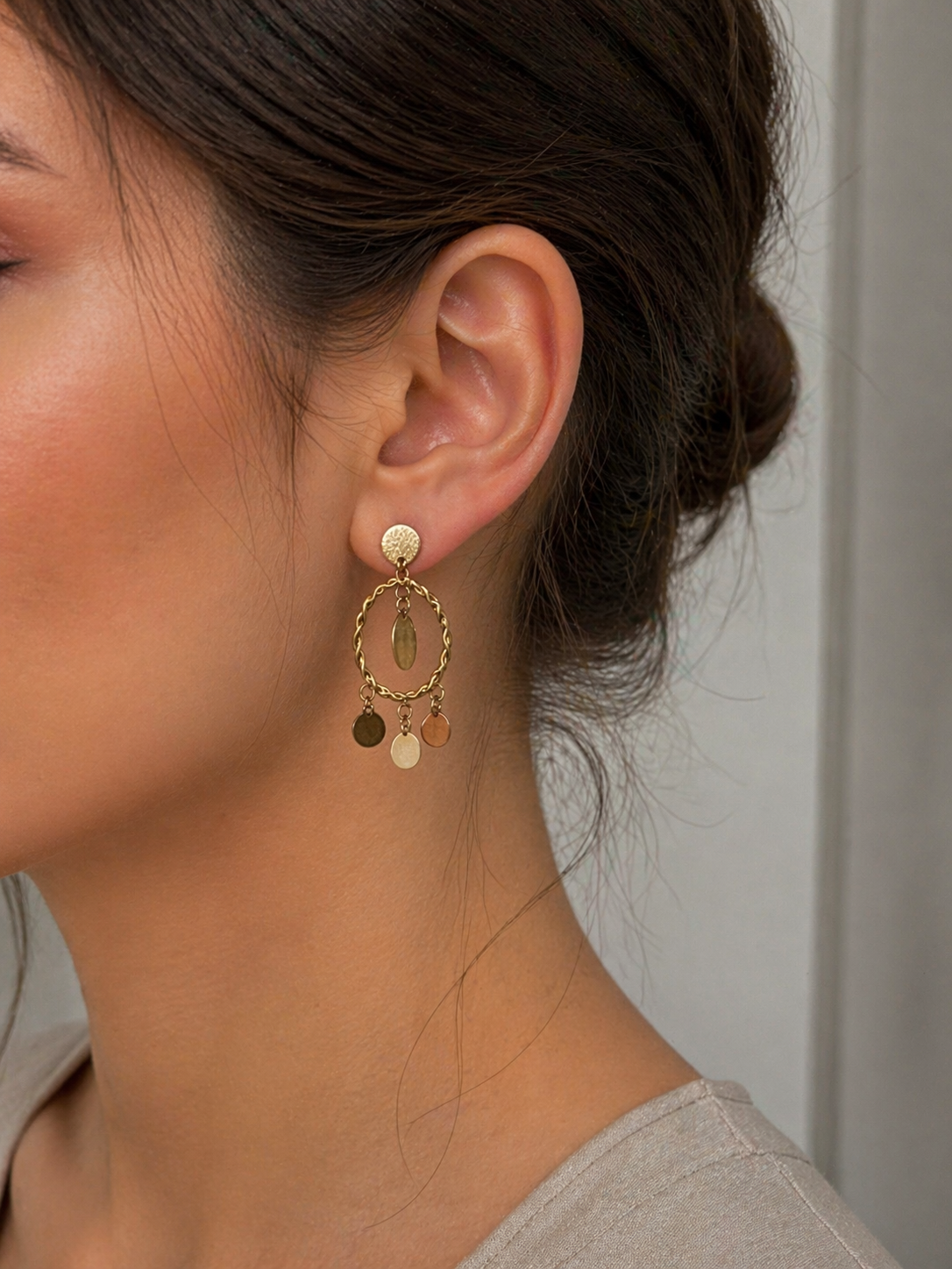 Elegante 14 Karat Gold Ohrringe mit Anhängern – Filigrane Creolen mit beweglichen Elementen