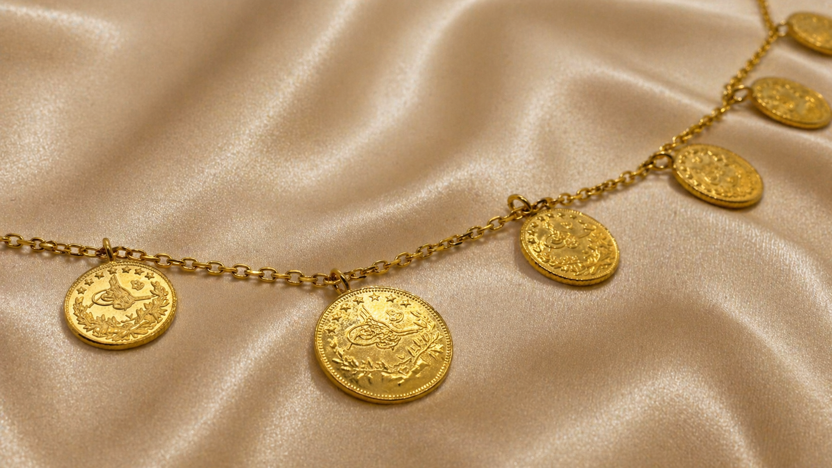 Feine 22 Karat Gold Münz-Halskette – Elegantes Design mit Anhängern