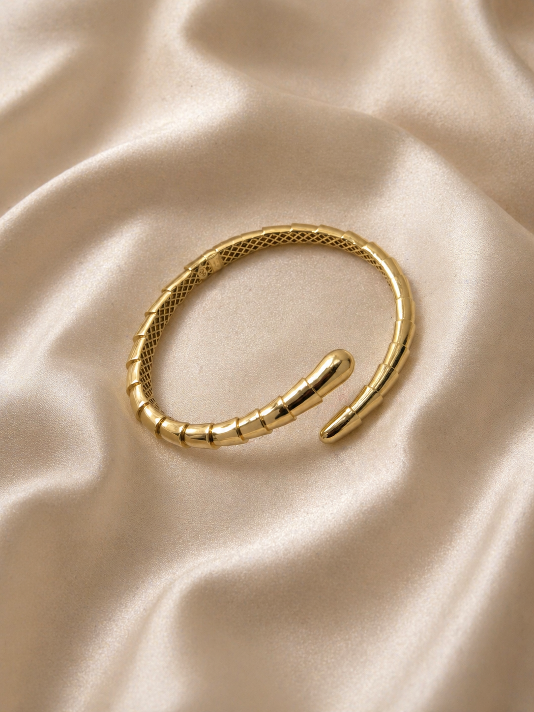 14 Karat Gold Armreif – Eleganter offener Armreif