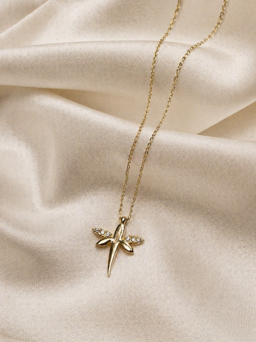 Elegante Goldene Libellen-Halskette 14 Karat Gold