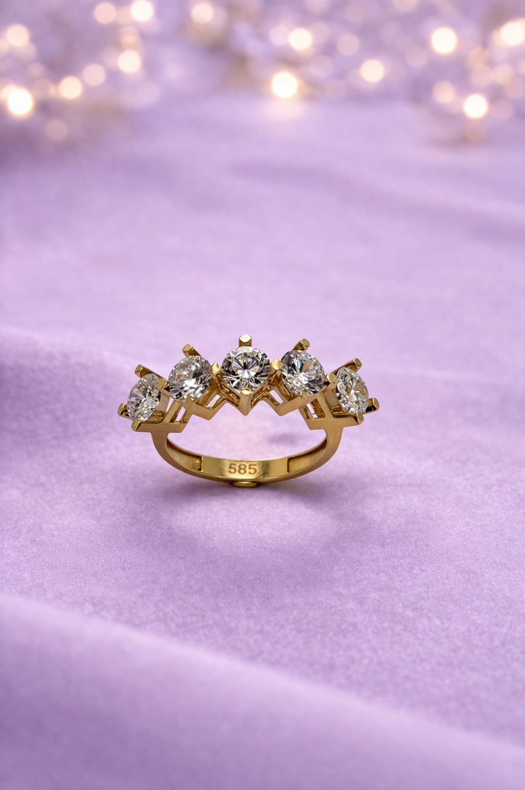 Eleganter 5-Stein Zirkonia Ring aus 14 Karat Gold (585)