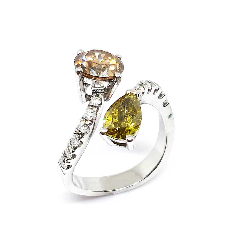 Damenring, Weißgold 750, mit natürlichen fancy Diamanten, insgesamt 4,25 ct (DR001)