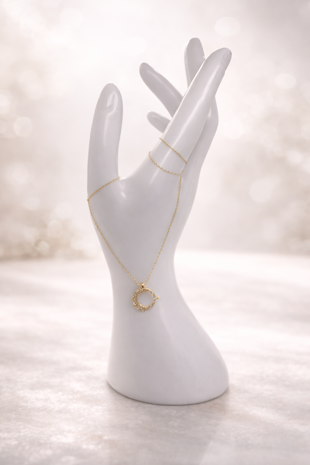 Elegante Halbmond & Stern Halskette aus 14 Karat Gold (585)