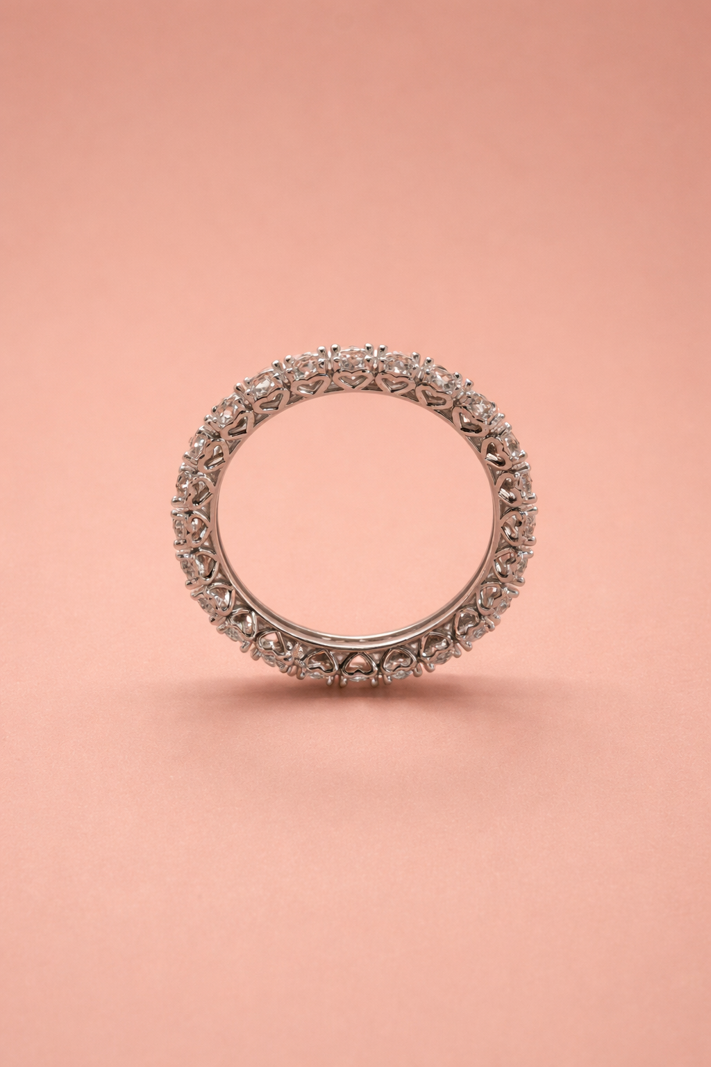 Eleganter Memoire-Ring aus 14 Karat Weißgold mit Zirkonia