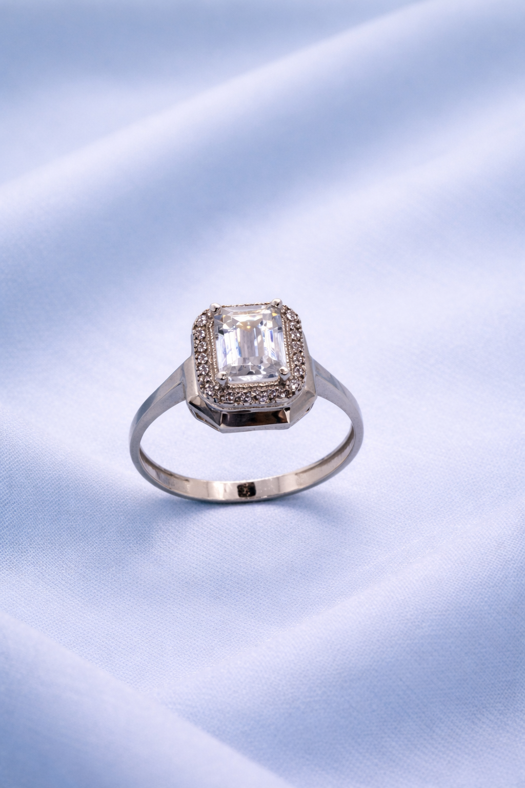 Eleganter Damenring aus 585 Gold (14 Karat)