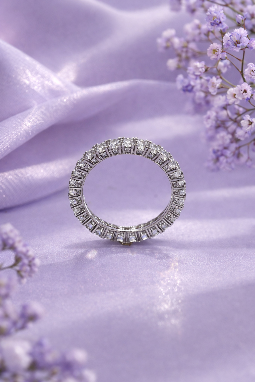 Eleganter Memoire-Ring aus 14 Karat Weißgold mit Zirkonia