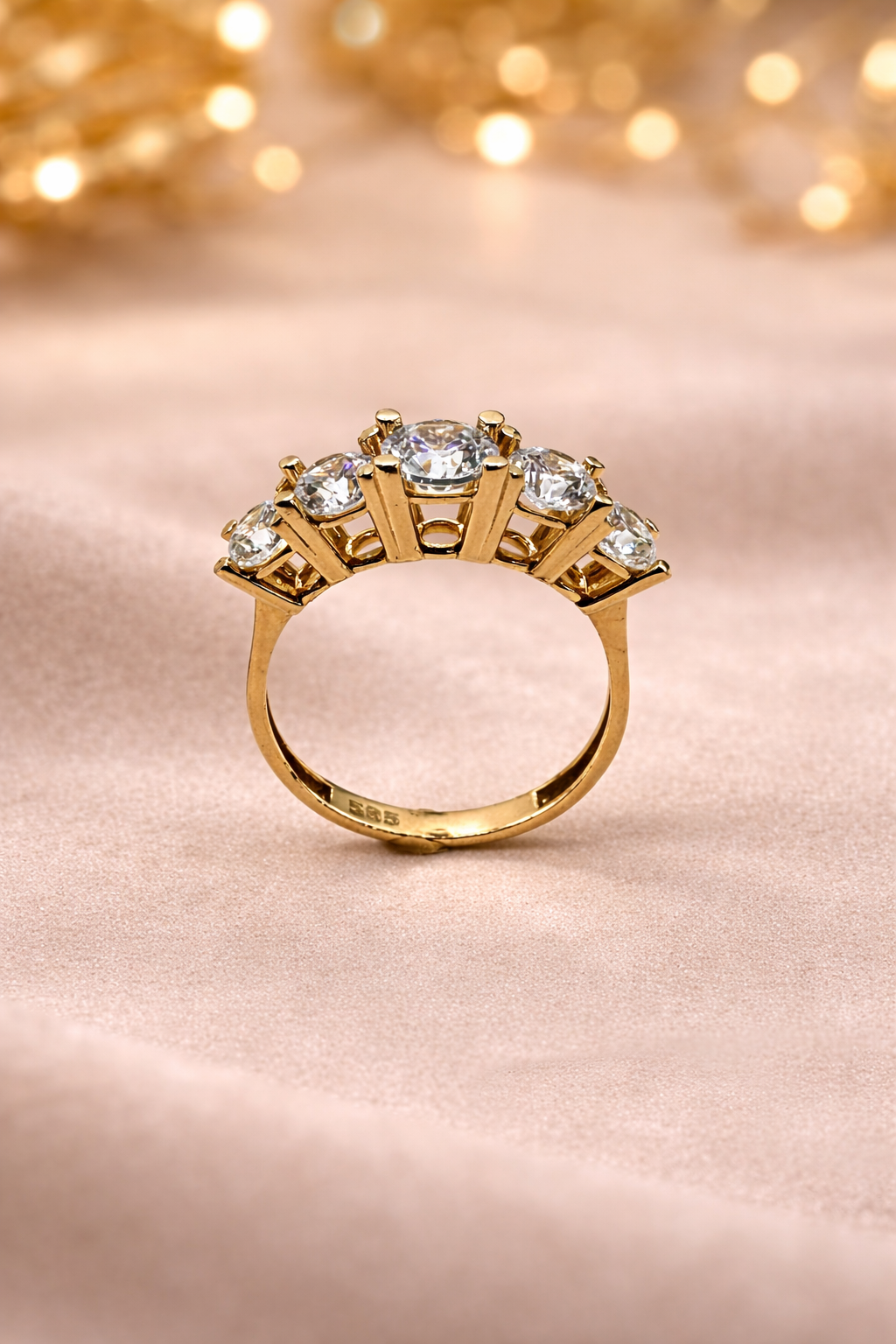 Eleganter 5-Stein Ring aus 14 Karat Gold (585) – Zeitlose Brillanz