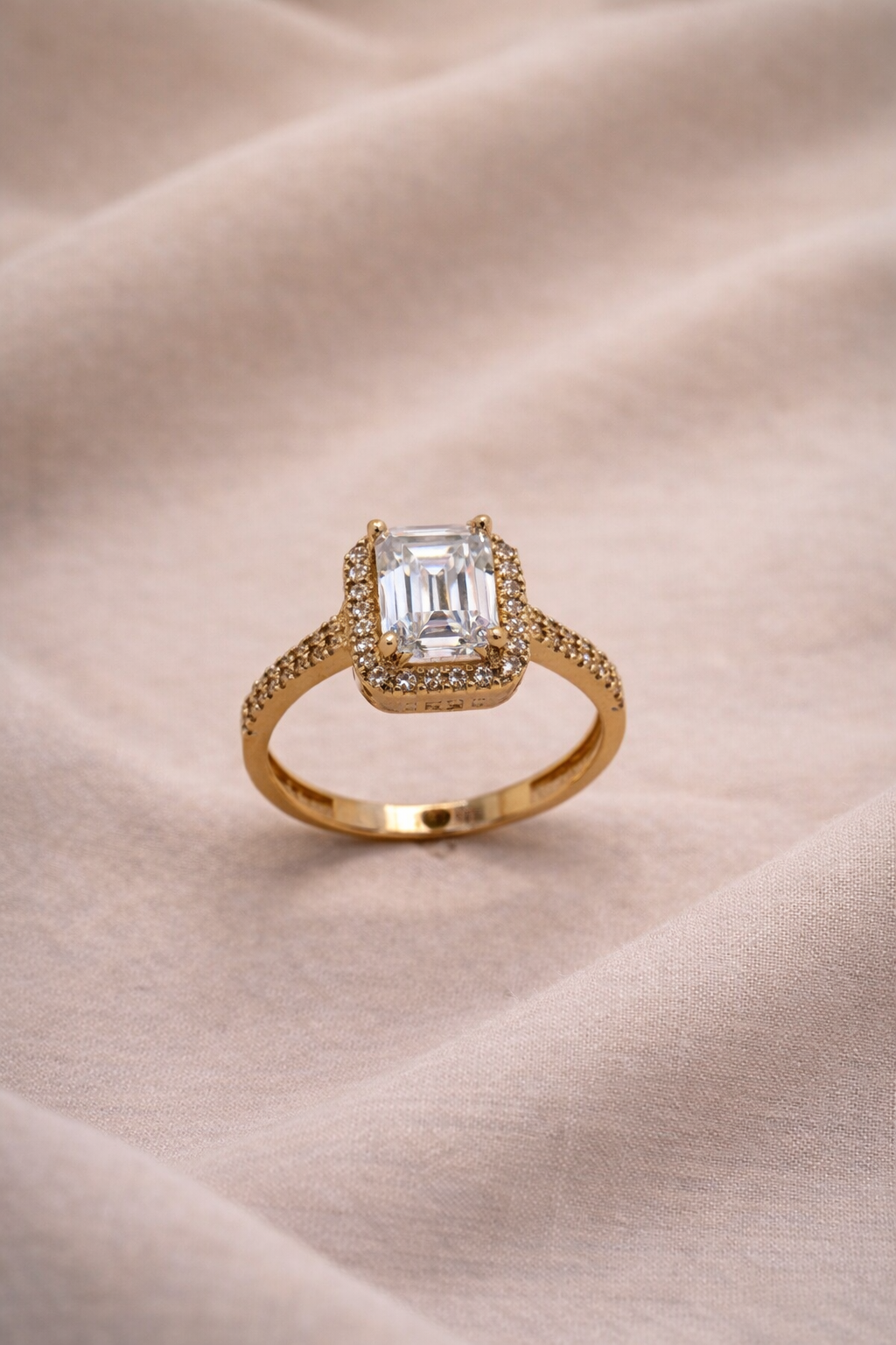 Eleganter Damenring aus 585 Gold (14 Karat)