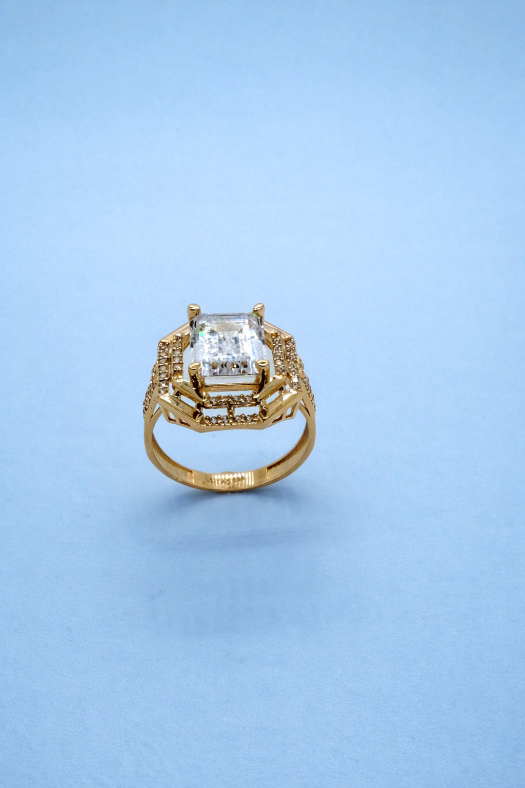 Eleganter Damenring aus 585 Gold (14 Karat)