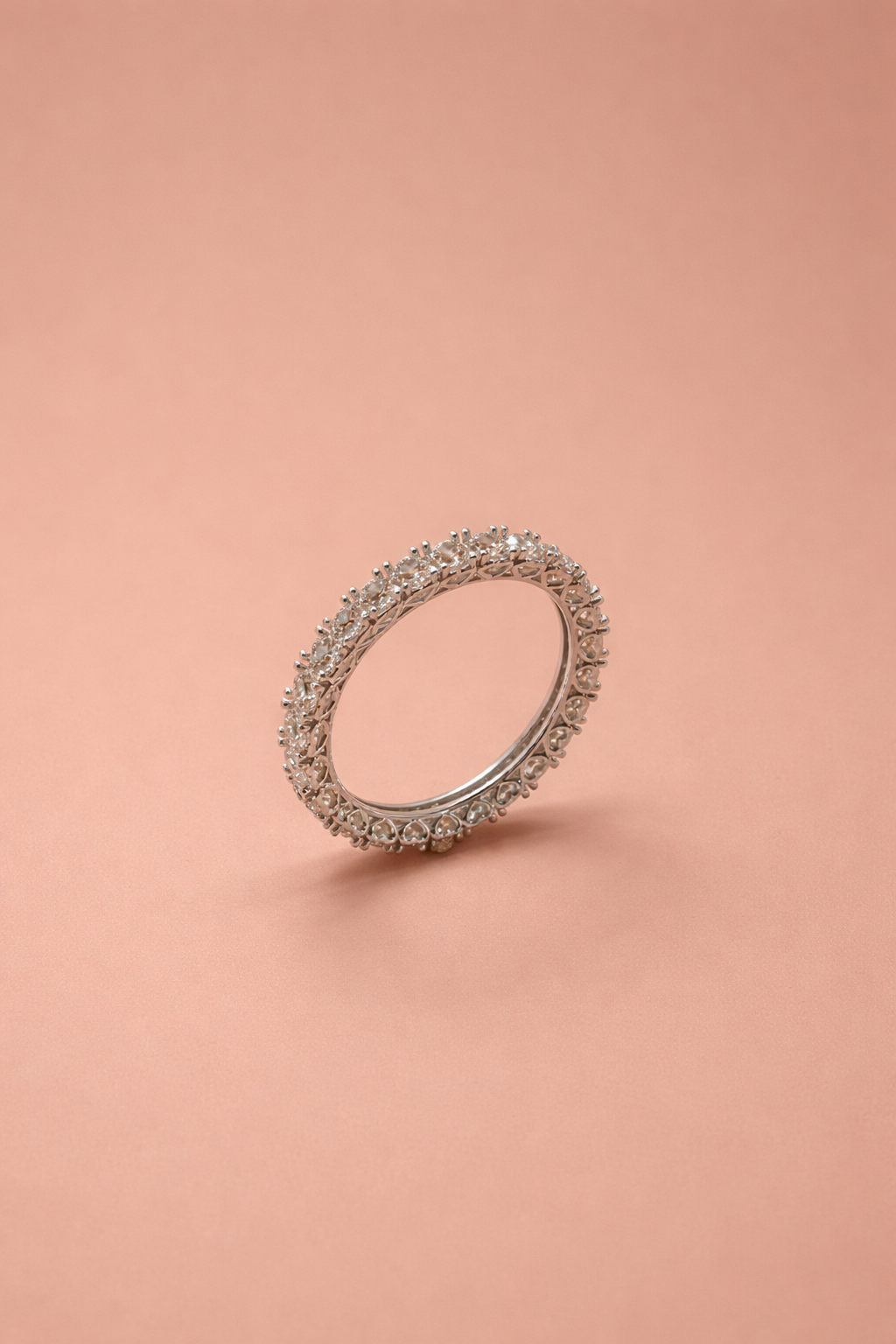 Eleganter Memoire-Ring aus 14 Karat Weißgold mit Zirkonia