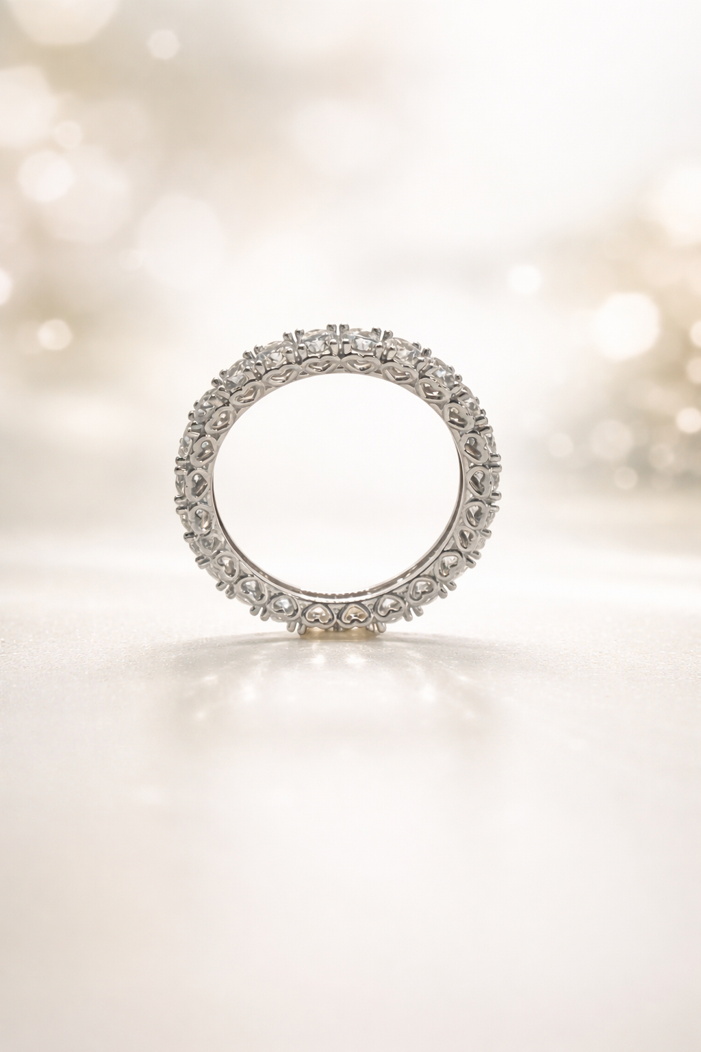 Eleganter Memoire-Ring aus 14 Karat Weißgold mit Zirkonia