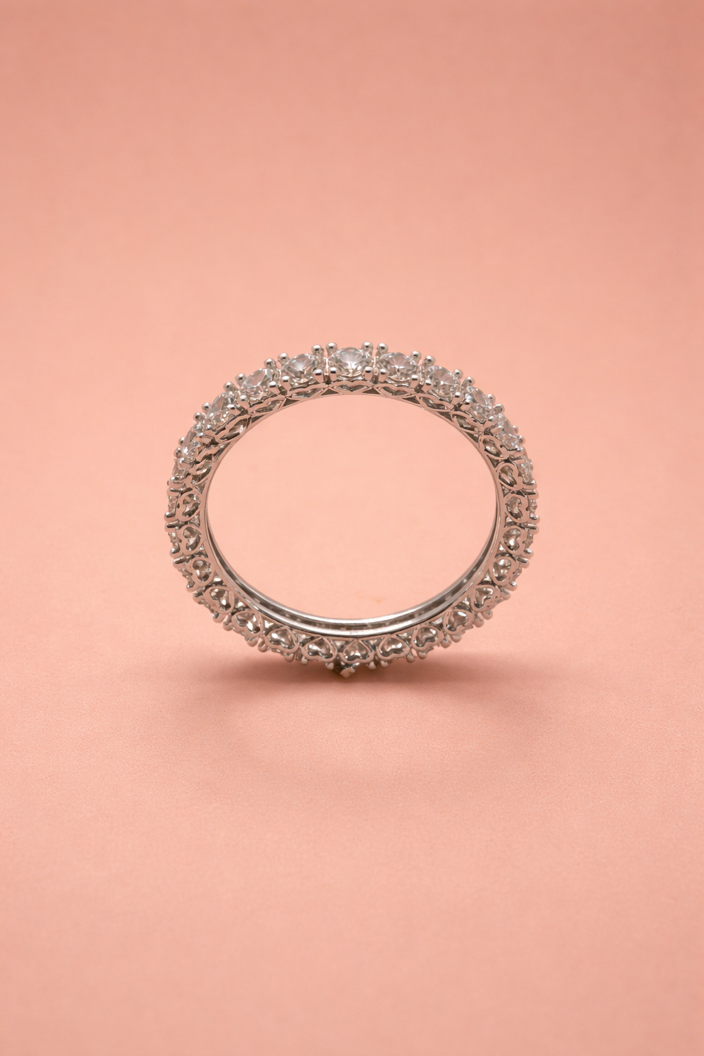Eleganter Memoire-Ring aus 14 Karat Weißgold mit Zirkonia