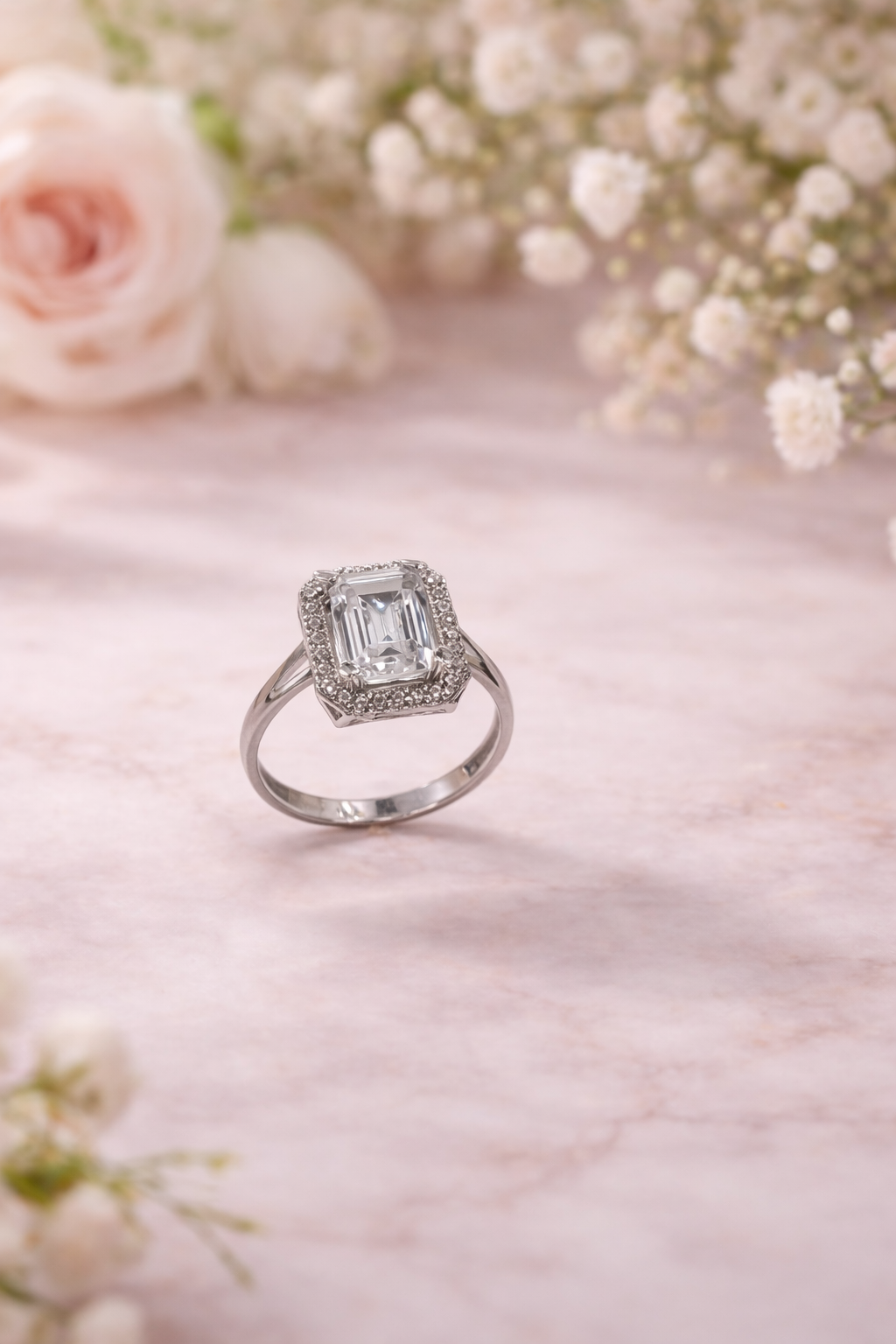 Eleganter Damenring aus 585 Weißgold (14 Karat)