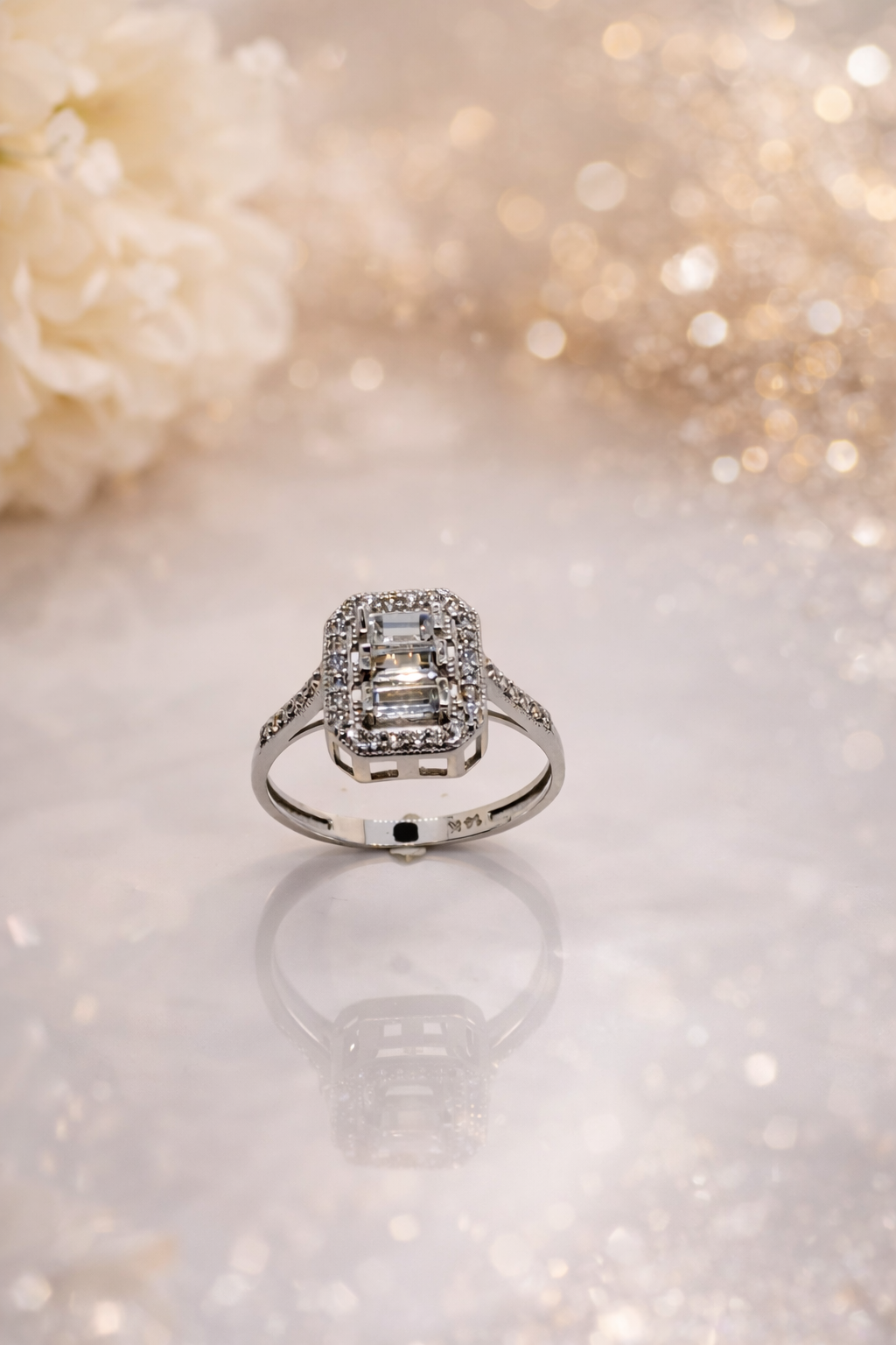 Eleganter Damenring aus 585 Weißgold (14 Karat)