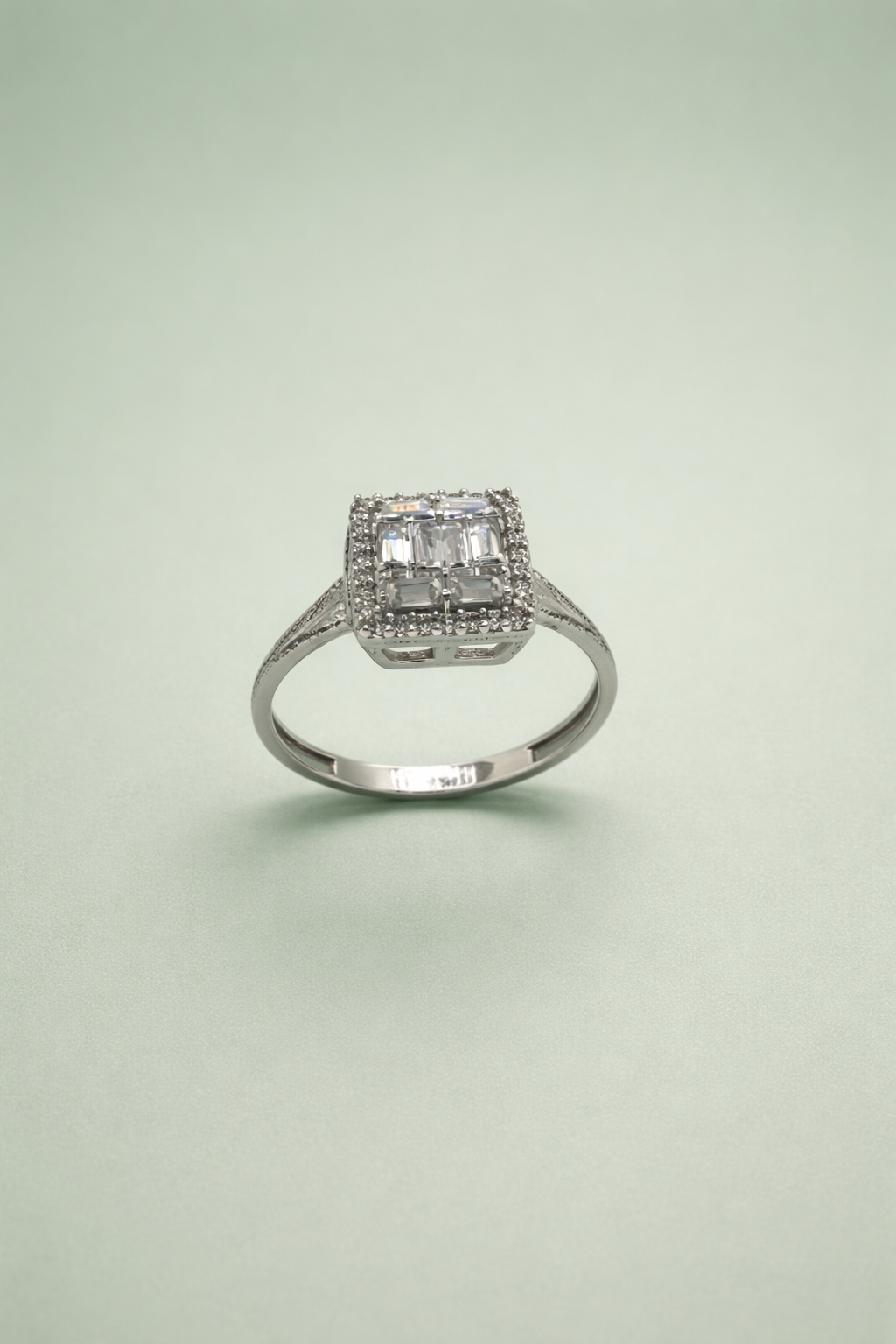 Eleganter Damenring aus 585 Weißgold (14 Karat)