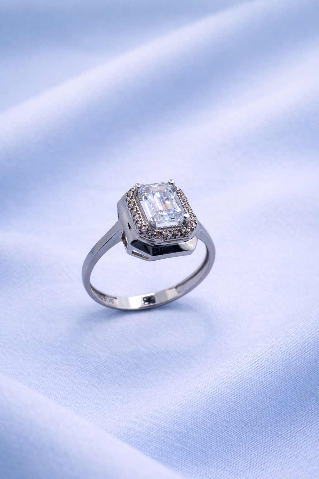 Eleganter Damenring aus 585 Gold (14 Karat)